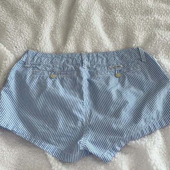 Abercrombie & Fitch light blue and white khaki shorts. Size 2. - Picture 3 of 3